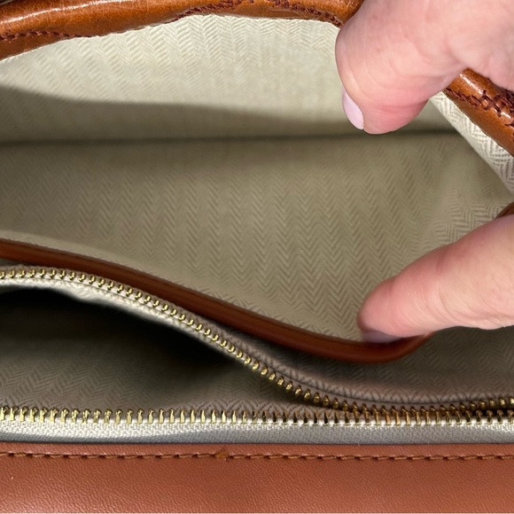 Tory Burch Willa Crossbody Bag - Picture 9 of 15